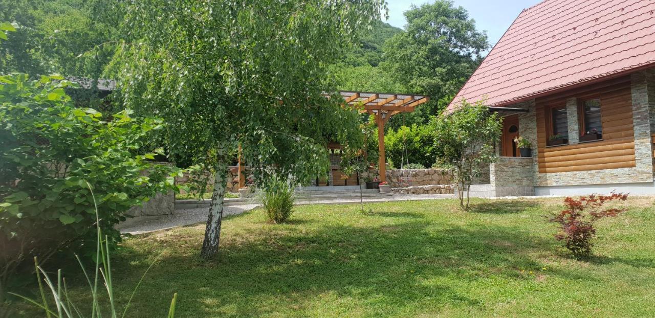 Green Garden Lohovo Bihać Buitenkant foto