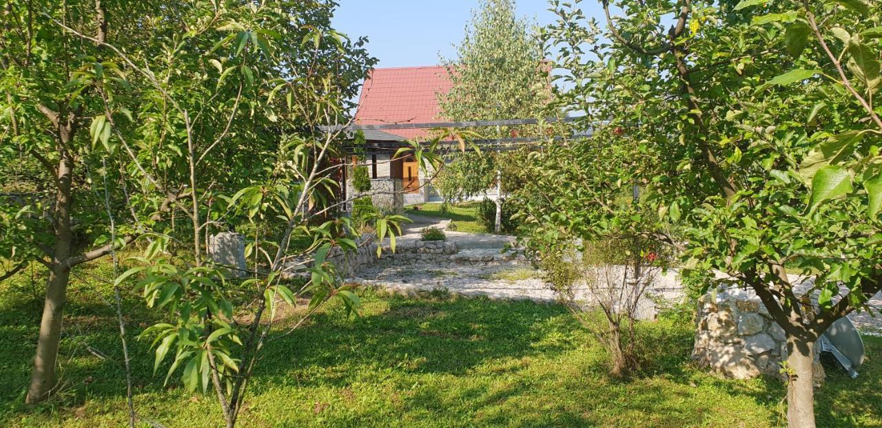 Green Garden Lohovo Bihać Buitenkant foto