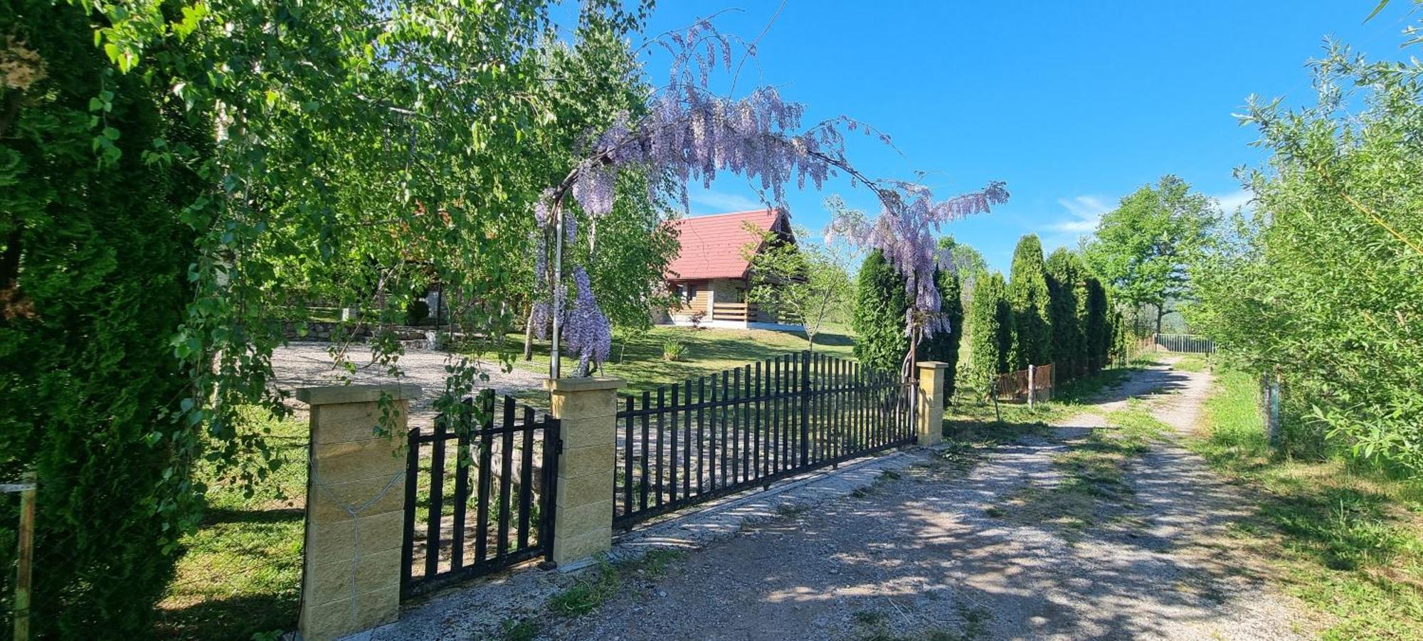 Green Garden Lohovo Bihać Buitenkant foto